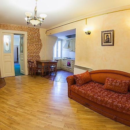 Historic Apartment Near Rynor Square إلفيف المظهر الخارجي الصورة